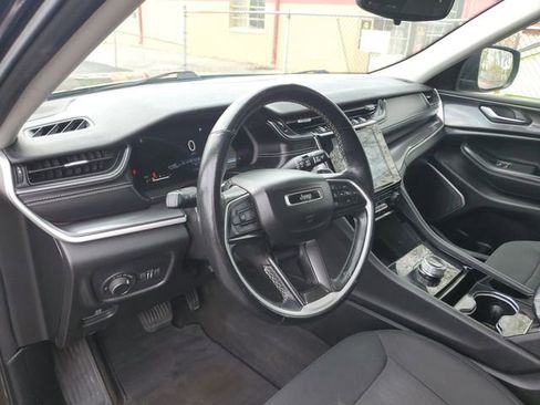 Used 2021 Jeep Grand Cherokee L Laredo w/ Luxury Tech Group I AWD/4WD image 18