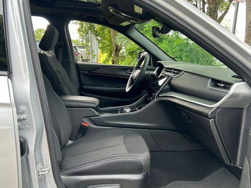 Certified 2024 Jeep Grand Cherokee Laredo X w/ Trailer Tow Package image 35