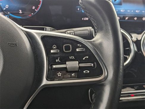 Used 2023 Mercedes-Benz GLA 250 4MATIC image 27