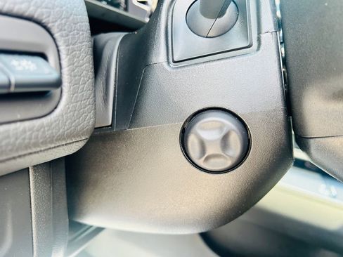 Used 2023 GMC Yukon Denali image 22