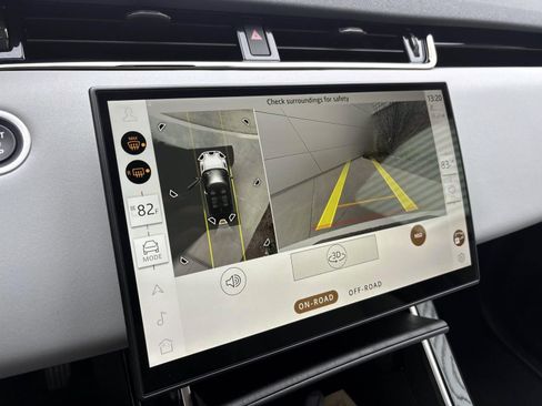 Used 2026 Land Rover Range Rover Evoque S image 19