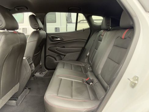 Used 2025 Chevrolet Trax RS image 28