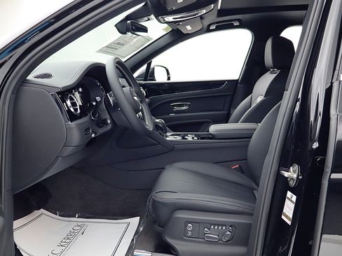 New 2025 Bentley Bentayga image 42