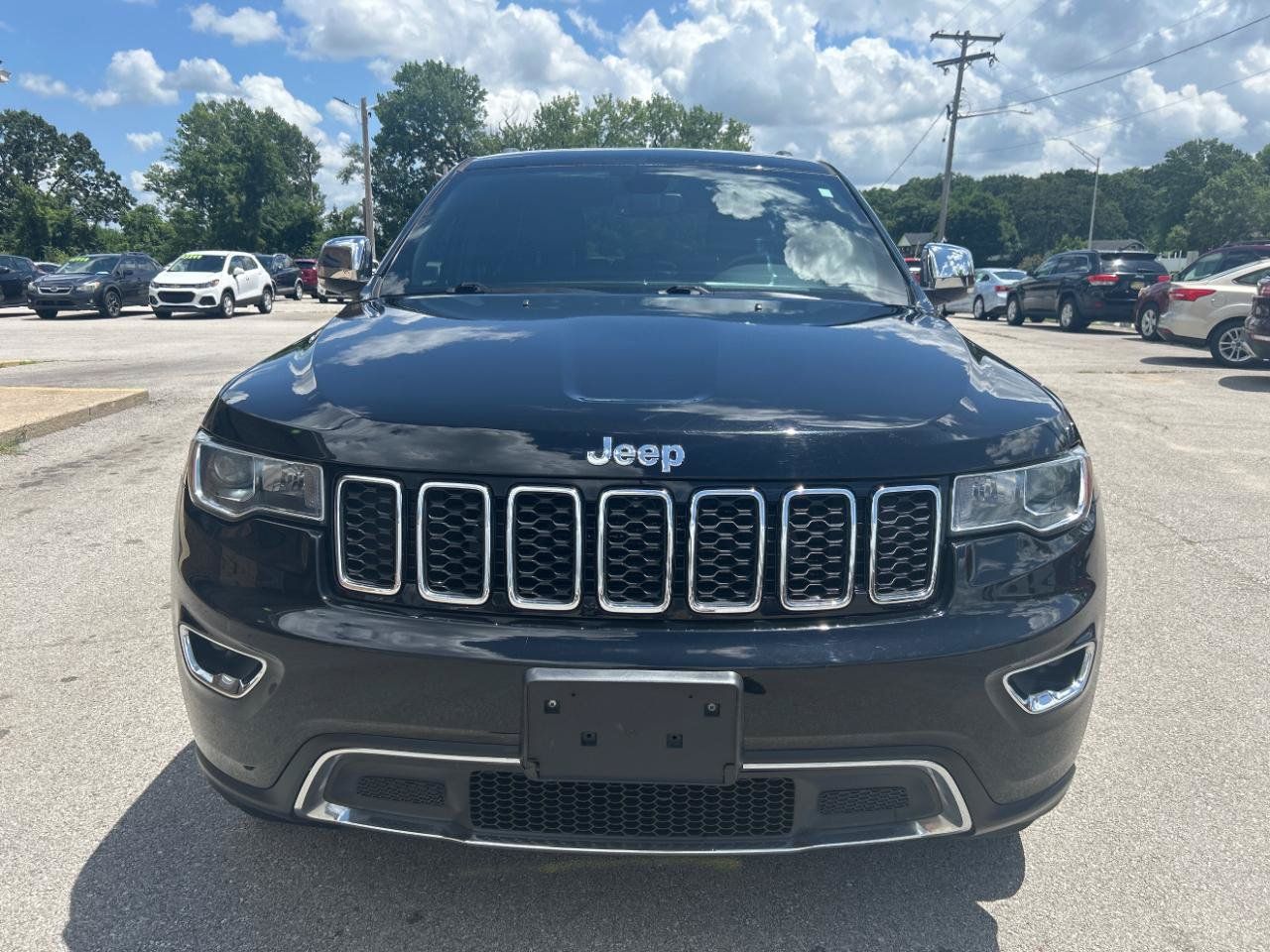 Used 2019 Jeep Grand Cherokee Limited AWD/4WD image 2