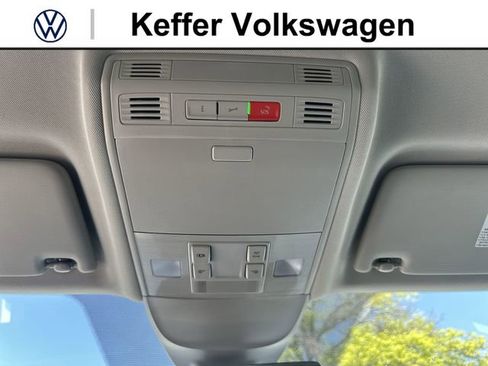 New 2026 Volkswagen Taos SE FWD image 25