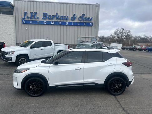 Used 2024 Nissan Kicks SR w/ SR Premium Package image 6