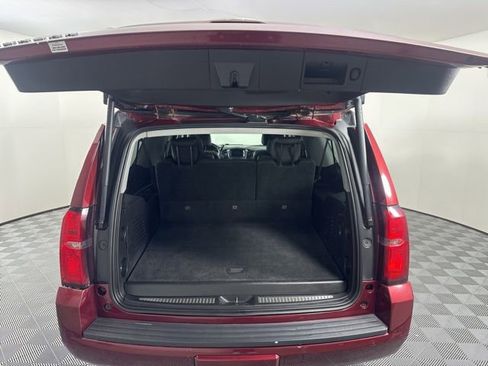 Used 2018 Chevrolet Suburban LT image 13