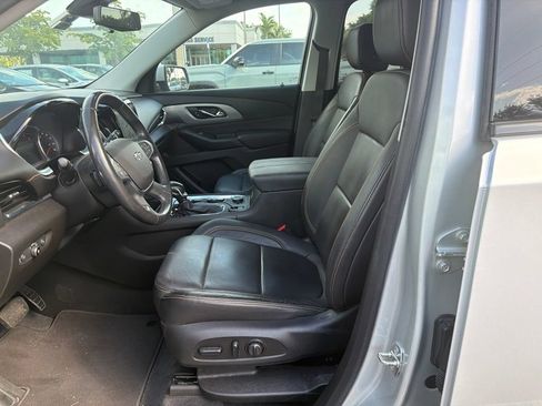 Used 2021 Chevrolet Traverse RS FWD image 6