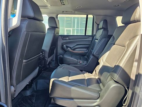 Used 2018 Chevrolet Suburban Premier AWD/4WD image 12