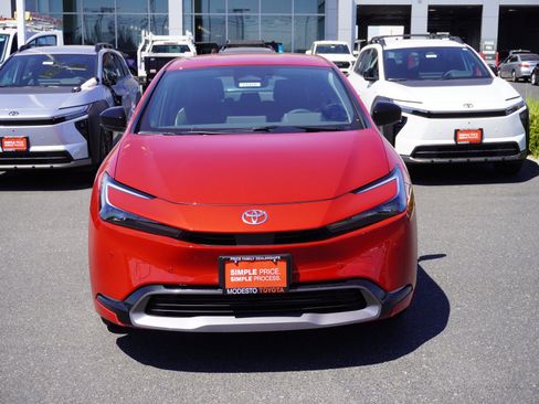 New 2027 Toyota Prius XLE FWD image 6