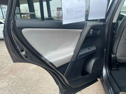 Used 2014 Toyota RAV4 XLE w/ Preferred Accessory Package image 15