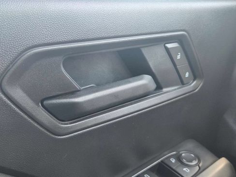 Used 2025 Chevrolet Colorado W/T AWD/4WD image 31