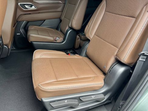 Used 2023 Chevrolet Tahoe High Country AWD/4WD image 16
