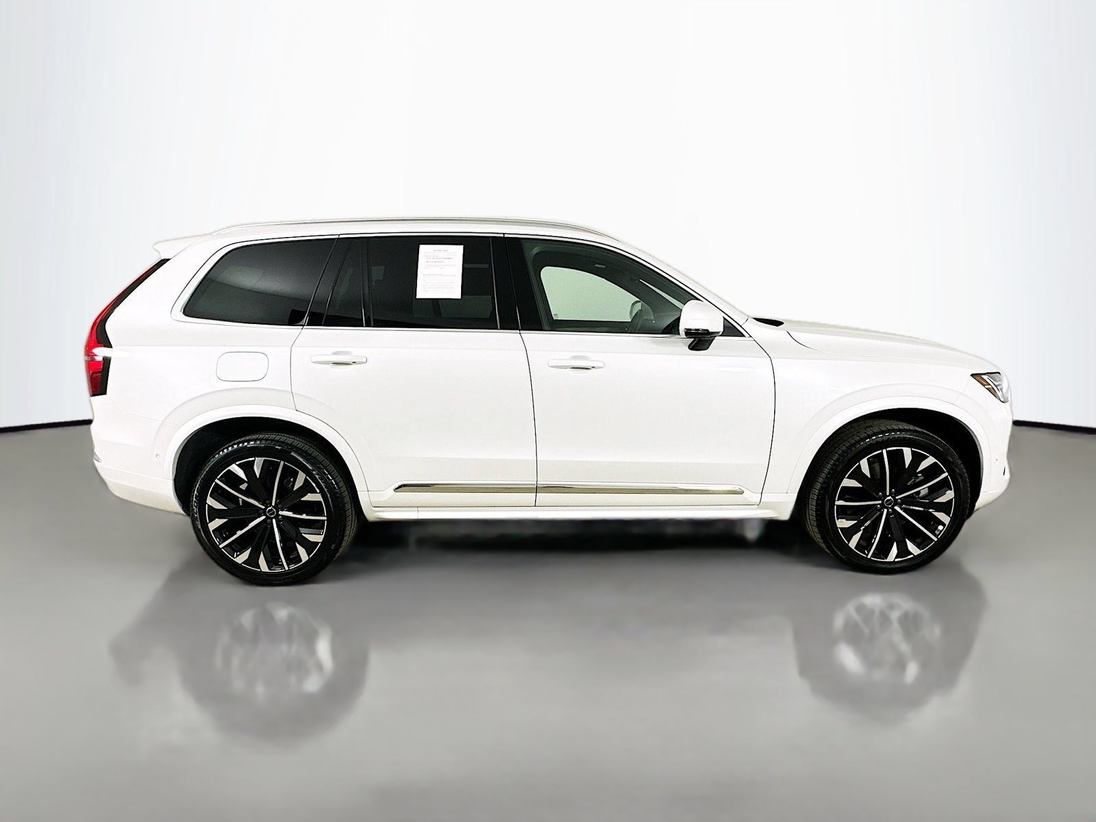 Used 2026 Volvo XC90 T8 Plus w/ Protection Package Premier AWD/4WD image 4