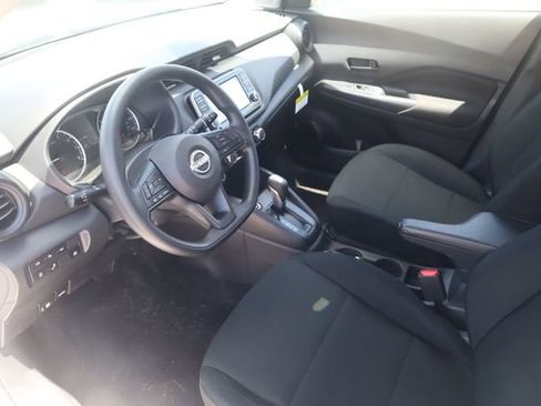 Certified 2025 Nissan Kicks Play S FWD image 8