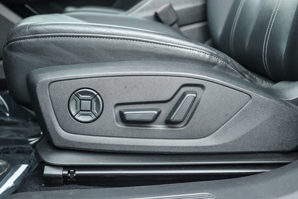 Used 2023 Audi Q4 e-tron Premium Plus RWD image 21