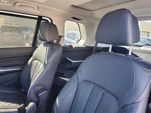 Used 2022 BMW X7 xDrive40i w/ Premium Package image 35