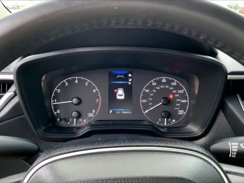 Used 2024 Toyota Corolla Cross LE image 25