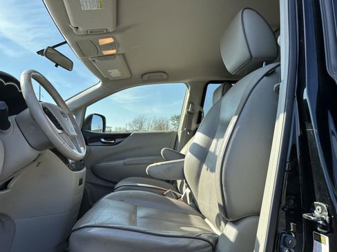 Used 2013 Nissan Quest SV w/ Leather Pkg image 11