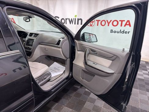 Used 2014 GMC Acadia SLT image 10