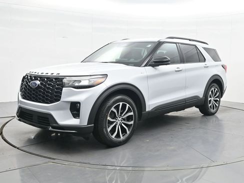 New 2026 Ford Explorer ST-Line image 1