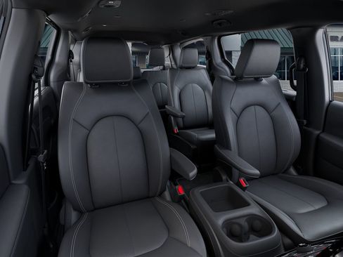 New 2026 Chrysler Voyager LX FWD image 19