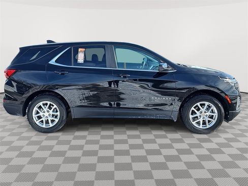 Used 2023 Chevrolet Equinox LT image 4