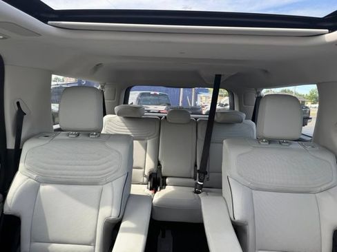 Used 2025 Ford Expedition Max Platinum w/ Platinum Ultimate Package AWD/4WD image 29