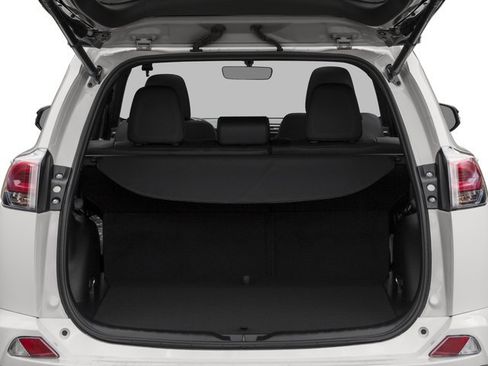 Used 2016 Toyota RAV4 SE FWD image 14