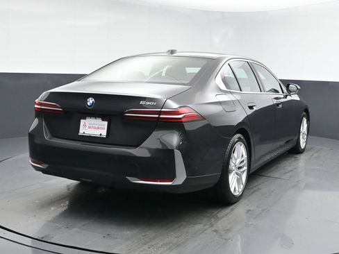 Used 2025 BMW 530i RWD image 19