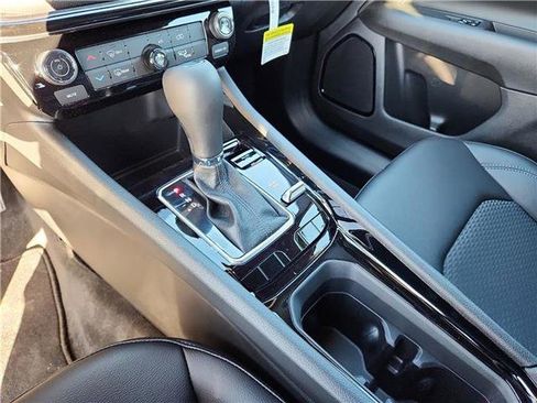 New 2026 Jeep Compass Latitude image 16