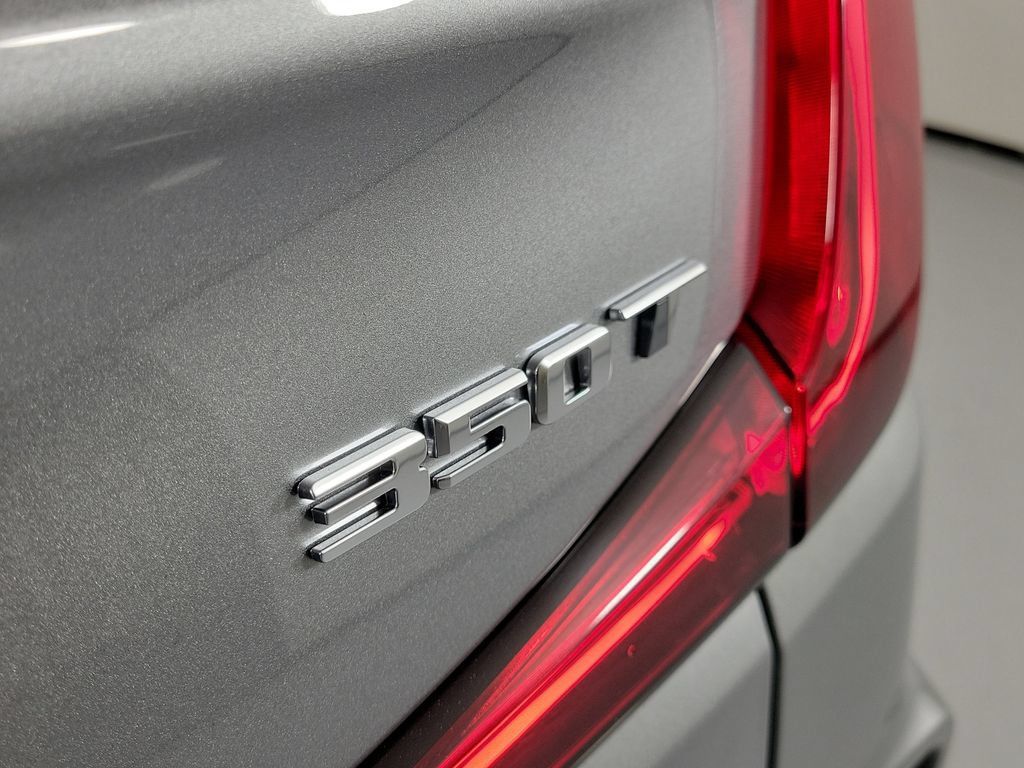 Certified 2025 Cadillac XT4 Premium Luxury FWD image 6