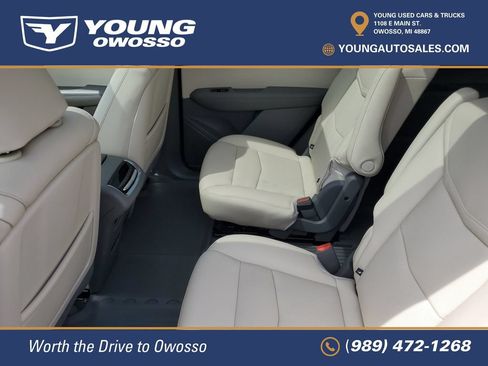 Certified 2025 Cadillac XT6 Premium Luxury w/ LPO, Floor Liner Package AWD/4WD image 28