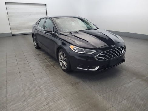 Used 2020 Ford Fusion SEL image 13