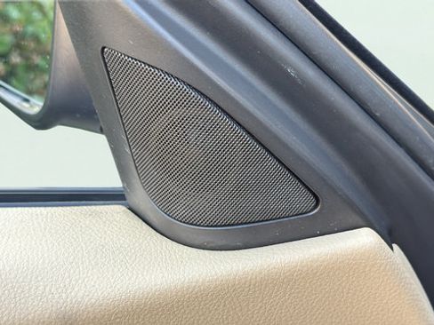 Used 2014 BMW 320i Sedan RWD image 11