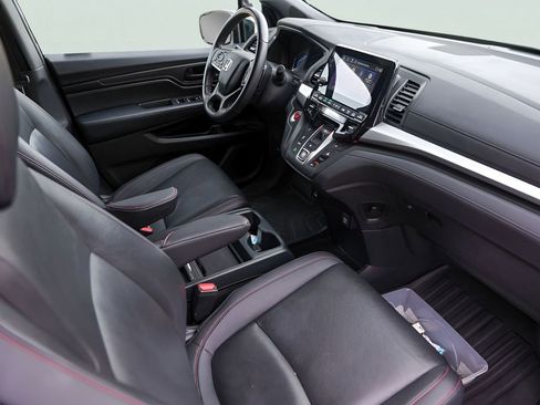 Used 2023 Honda Odyssey Sport image 32
