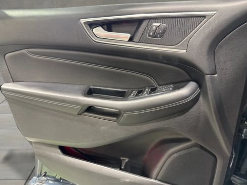 Used 2016 Ford Edge Titanium w/ Technology Package AWD/4WD image 19