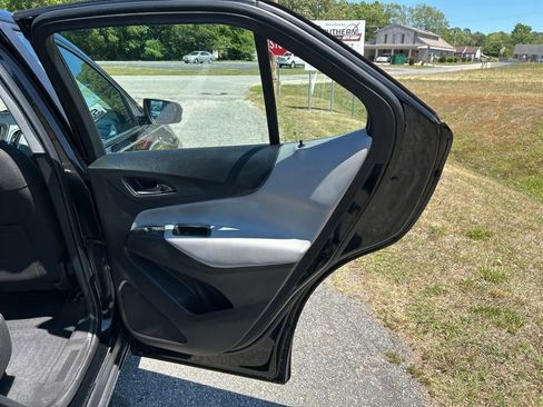 Used 2023 Chevrolet Equinox LS FWD image 12