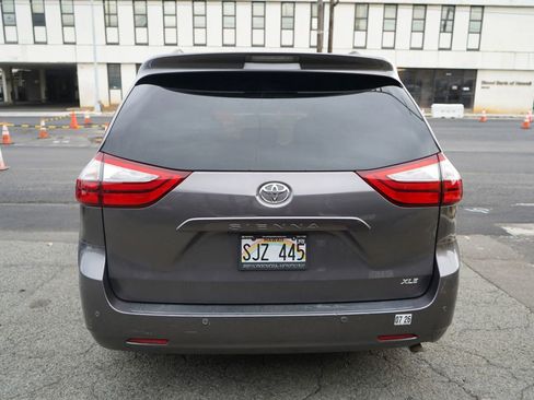 Used 2015 Toyota Sienna XLE image 25