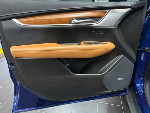 Certified 2023 Cadillac XT5 Premium Luxury w/ Technology Package FWD image 10