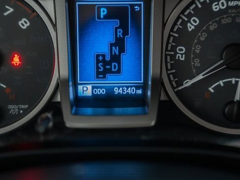 Used 2017 Toyota Tacoma SR5 image 40