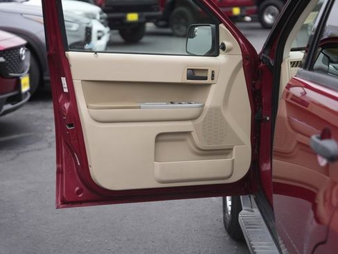 Used 2011 Ford Escape XLT w/ 203A Rapid Spec Order Code image 30