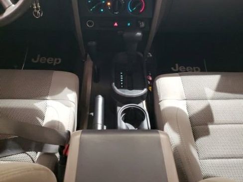 Used 2007 Jeep Wrangler Unlimited Sahara w/ Trailer Tow Group image 17