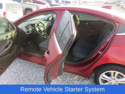 Certified 2018 Chevrolet Cruze LT w/ Convenience Package image 5