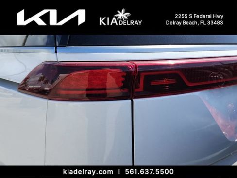 Used 2023 Kia Carnival SX Prestige FWD image 6