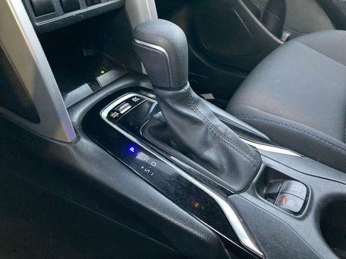 Used 2024 Toyota Corolla Cross SE image 22