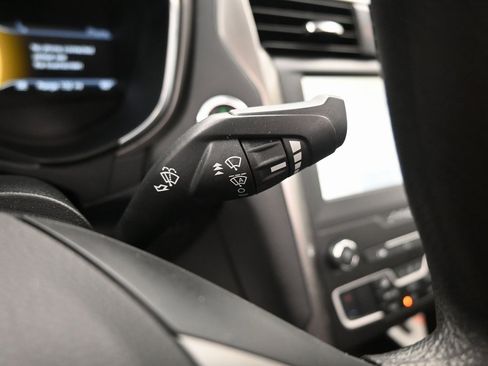 Used 2020 Ford Fusion SE image 20