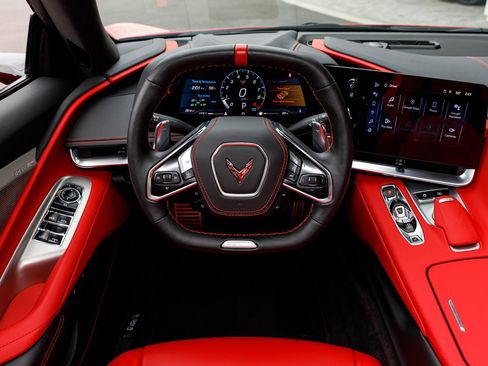 Used 2025 Chevrolet Corvette Z06 image 30