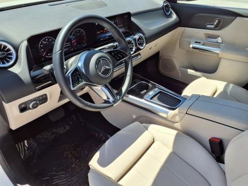 Used 2025 Mercedes-Benz GLA 250 image 10