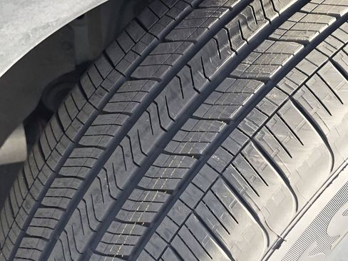 Used 2020 Chevrolet Traverse RS image 18